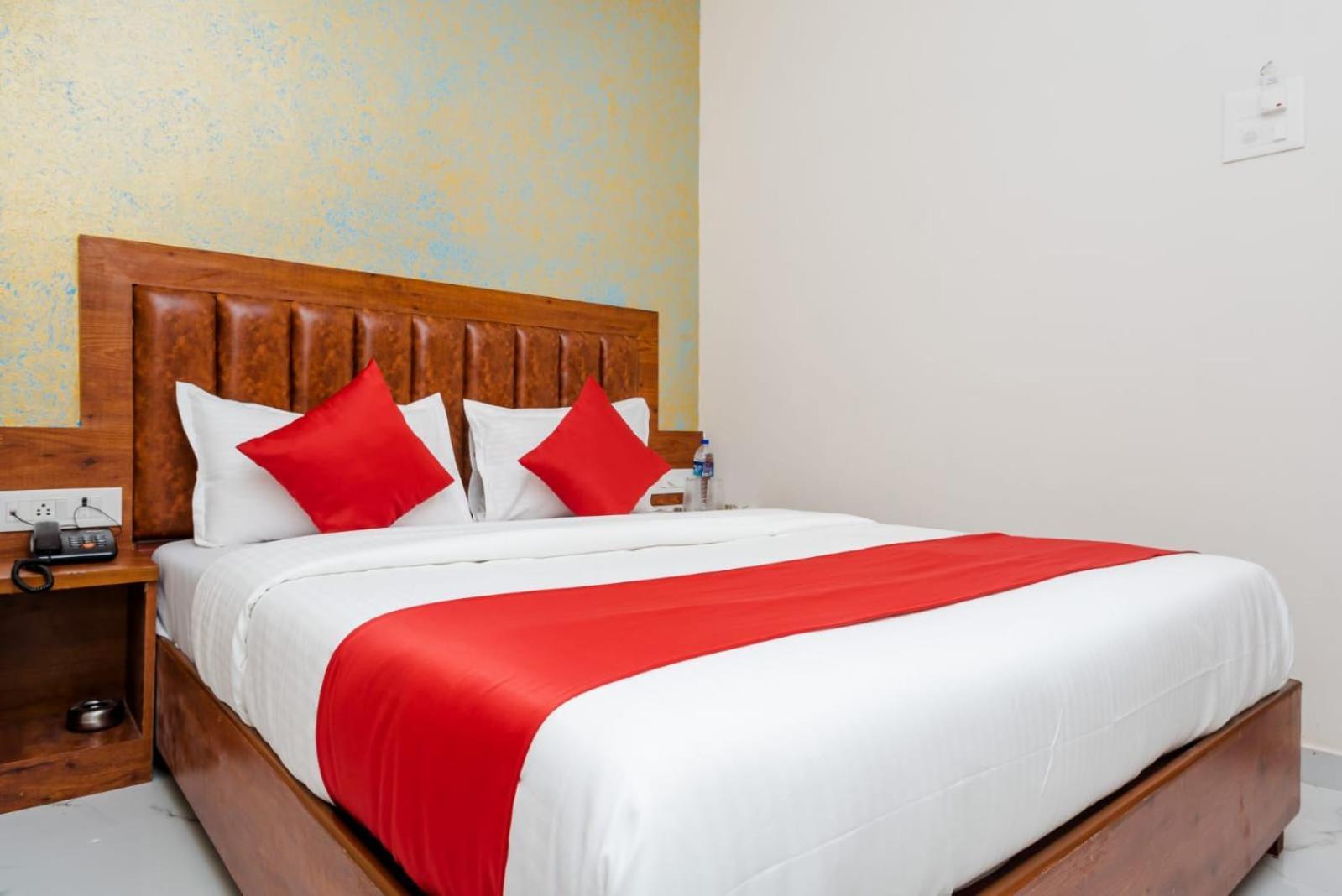 Hotel Purple Orchid — Photos 1